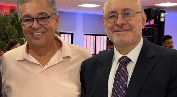 Deputado Antônio Moraes e desembargador Francisco Bandeira de Mello, na festa da Masterboi