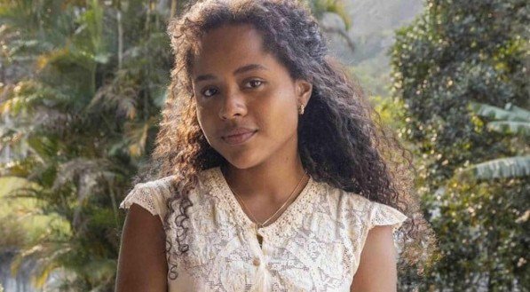Beatriz (Duda Santos), protagonista de Garota do Momento