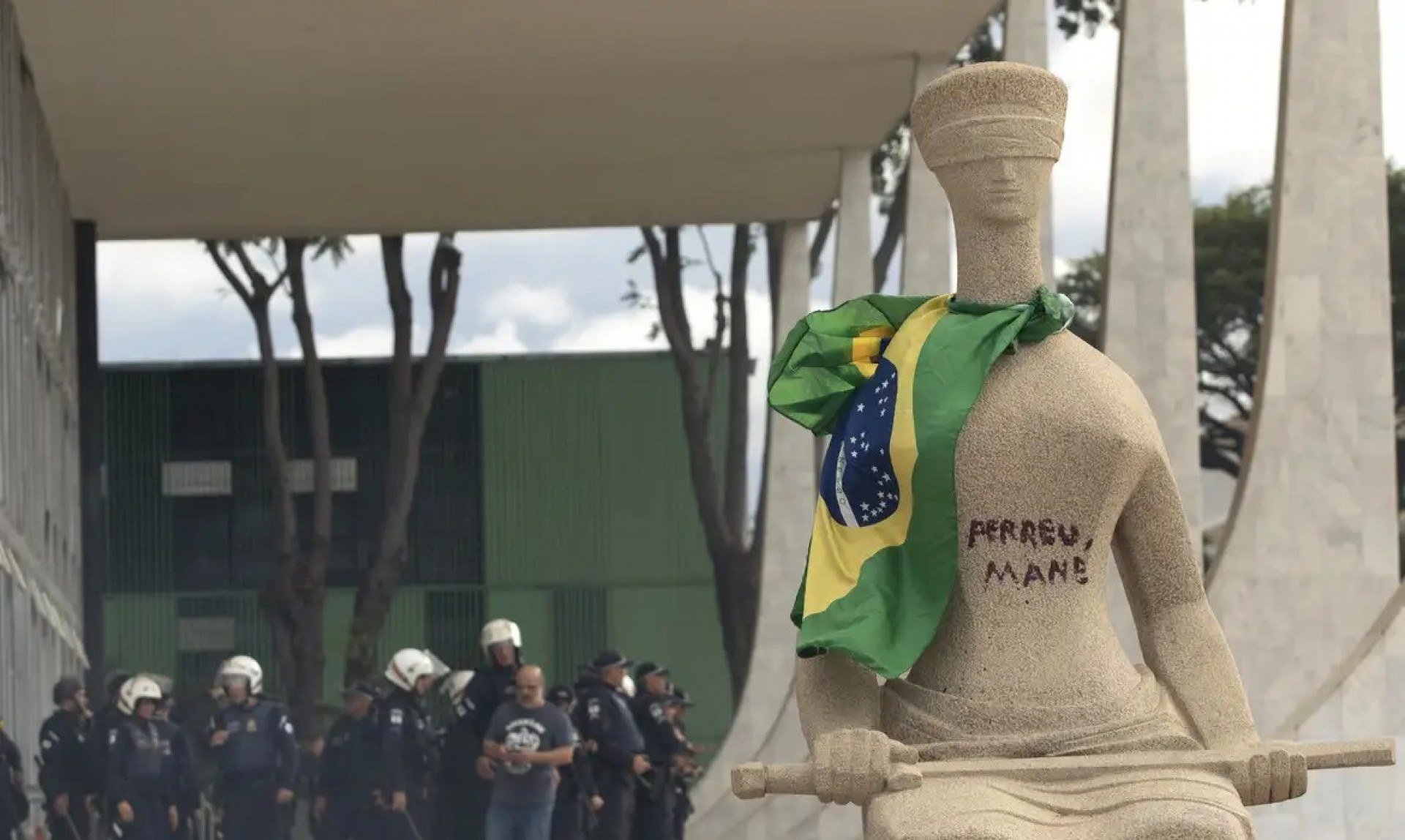 Foto da capa: Política