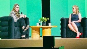 Jacinda Arden foi entrevista no palco do Zendesk Relate