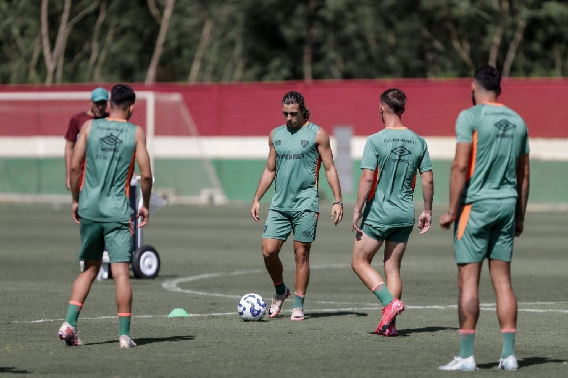 Essa será a primeira partida sem Mano Menezes no comando do Flu. Fora isso, o tricolor carioca ainda terá que enfrentar uma altitude de 2.160 m acima do nível do mar