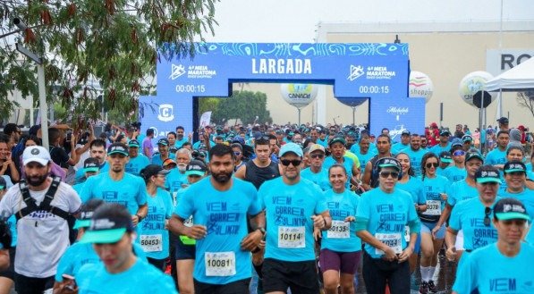 Imagem de corredores da Meia Maratona de Petrolina