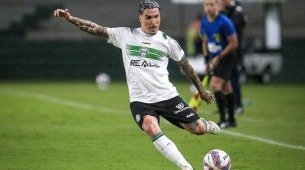 Jogador do Coritiba na S&eacute;rie B 2025