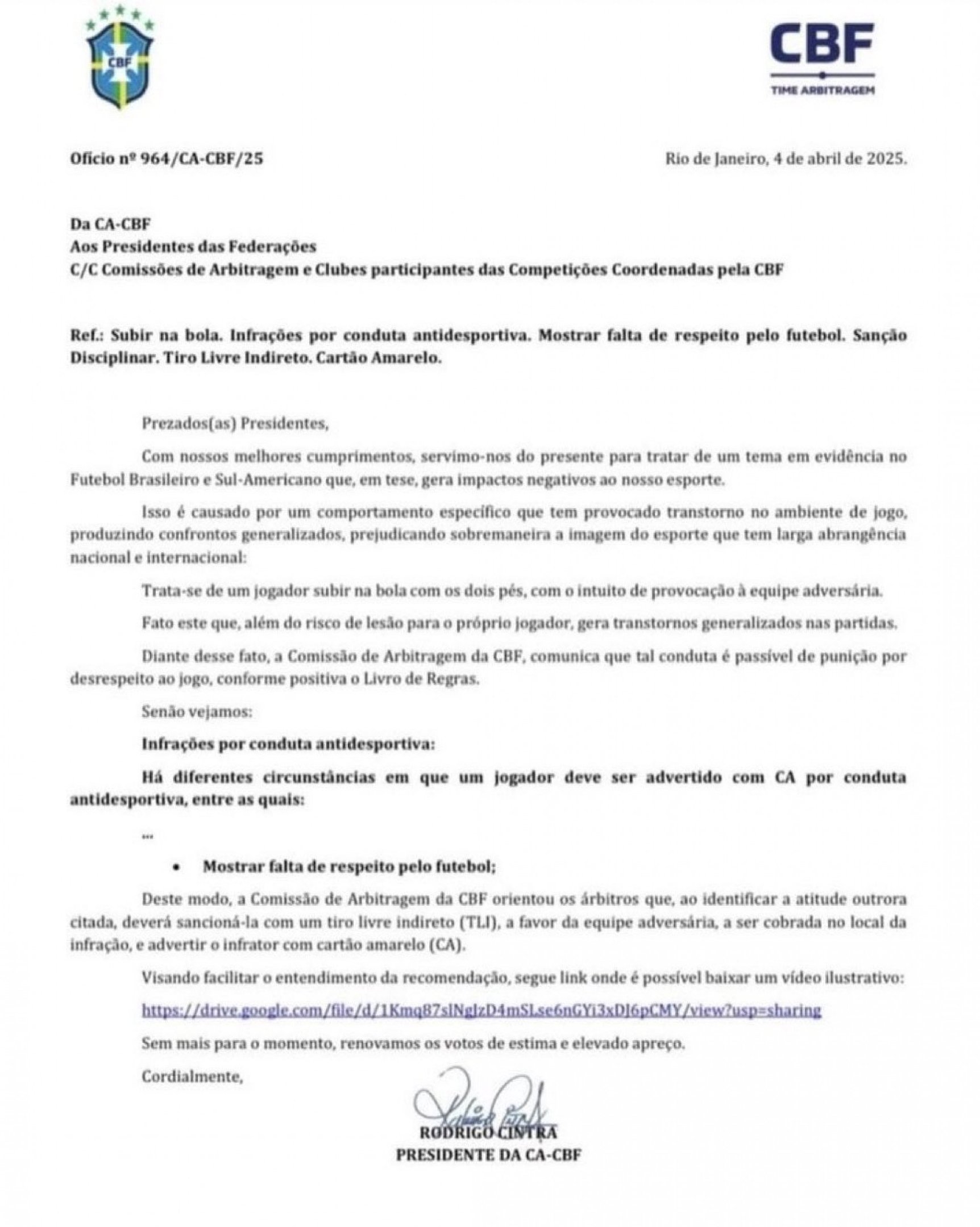 Ofício da CBF que recomenda marcação de falta e aplicação do cartão amarelo para jogadores que subam na bola Reprodução / CBF