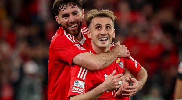 Benfica enfrenta o Porto pela Liga Portugal