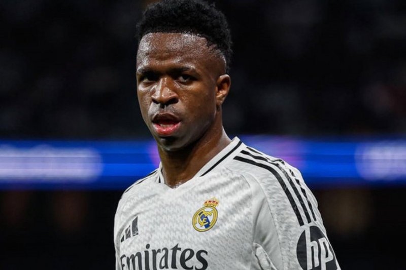 Vinicius Júnior concentrado para jogo do Real Madrid