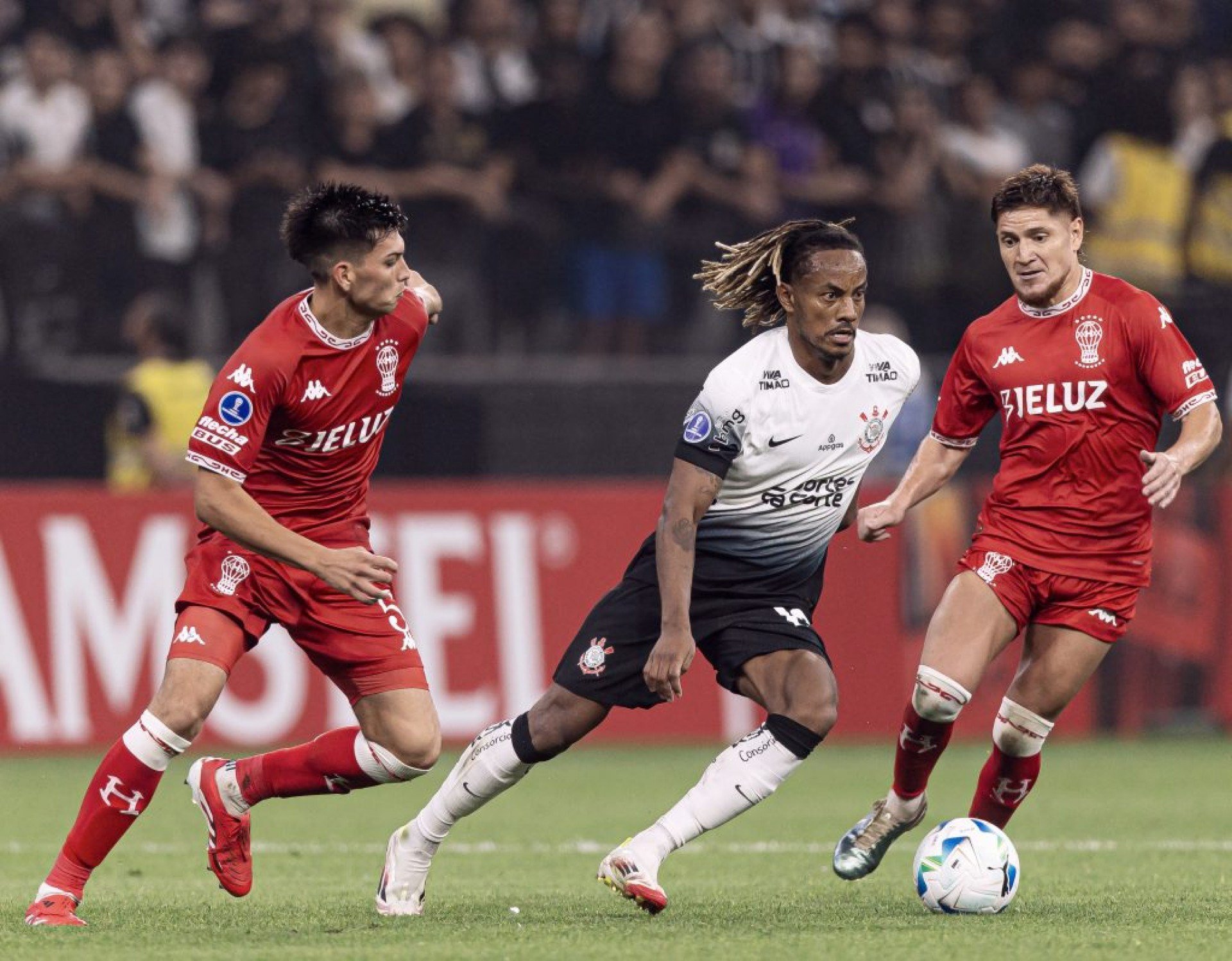 O Corinthians visita nesta terça-feira (8), o América de Cali, da Colômbia, visando o primeiro triunfo pela Copa Sul-Americana em 2025.