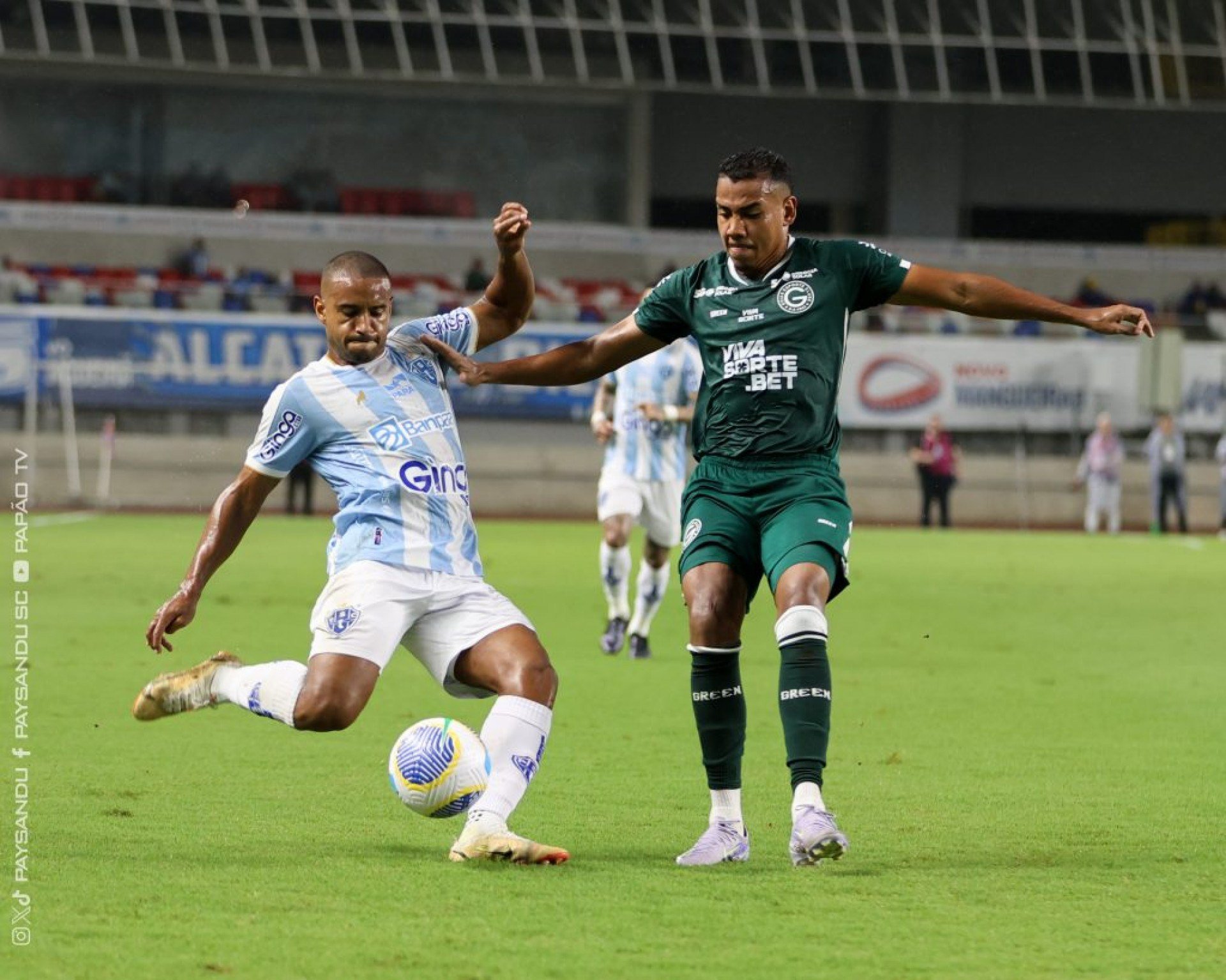Em noite chuvosa no Mangueirão, Paysandu e Goiás criam chances, mas goleiros brilham e decisão da Copa Verde fica para o jogo da volta.
