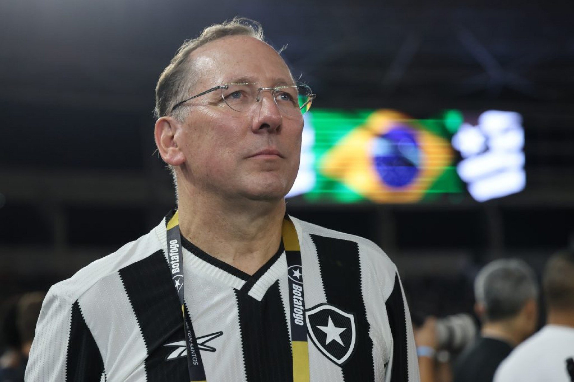 O Botafogo promete ir ao mercado nas últimas 48 horas da janela nacional para reforçar o time, o clube quer trazer um zagueiro e um meia. No entanto, não encontra um cenário animador com a falta de caixa disponível para seu orçamento no momento para fazer investimentos.  Segundo o site &amp;#8221;GE&amp;#8221;, a ordem da direção&amp;#160; [&amp;#8230;]