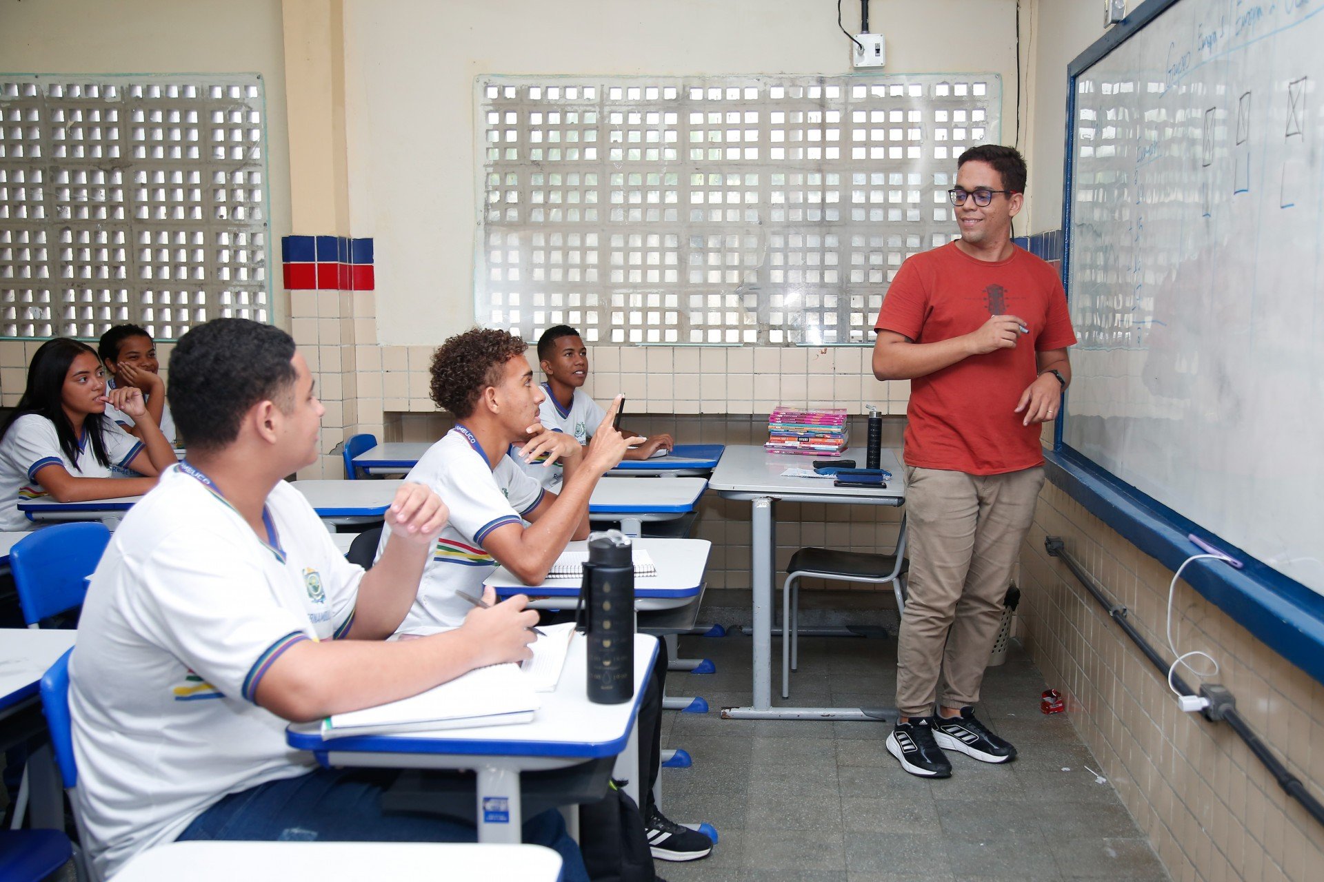 Foto da capa: Enem e Educação