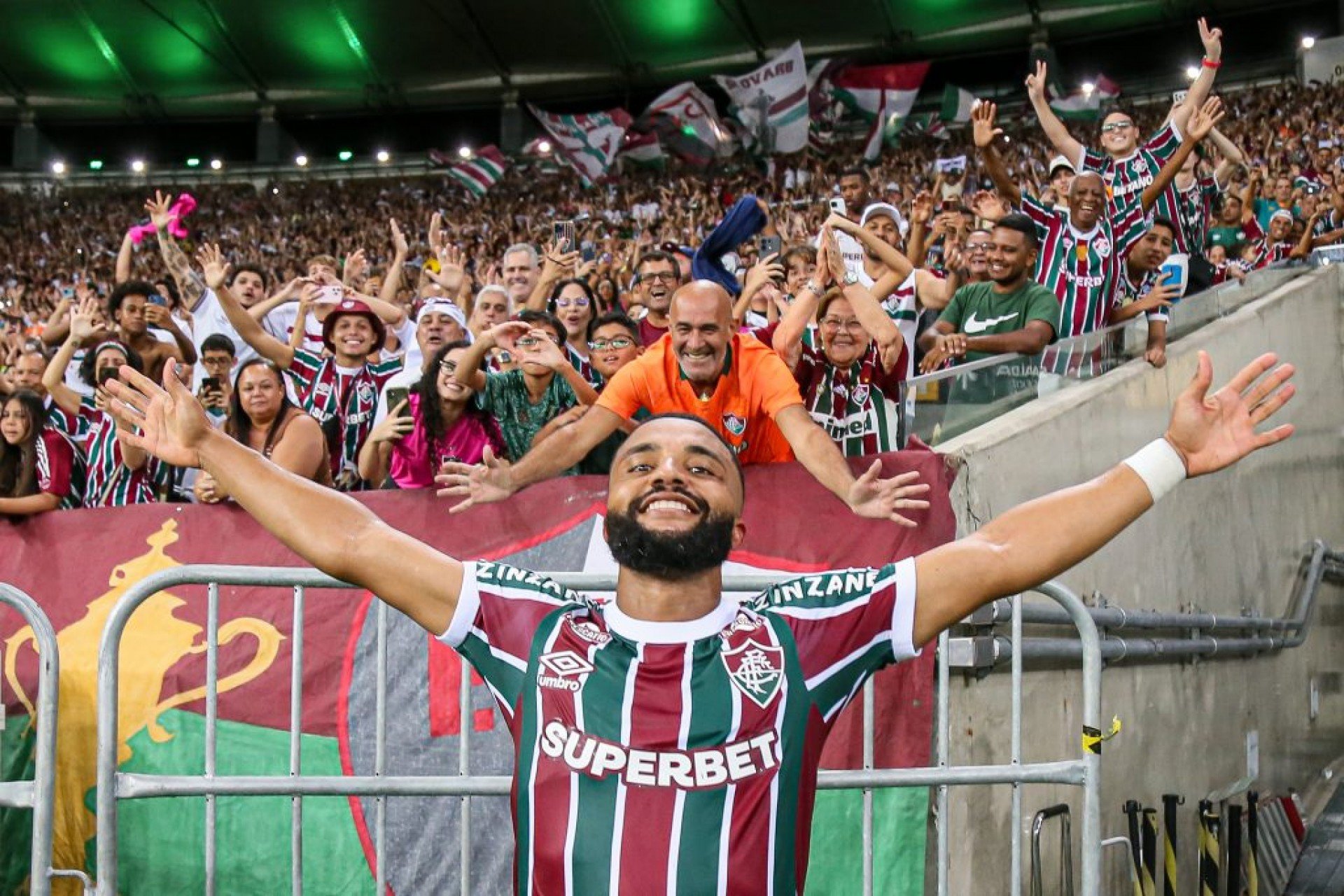 O Fluminense vence mais uma vez com gol nos acréscimos. Dessa vez, a estrela que brilhou foi a de Samuel Xavier, que fez uma partida impecável defensivamente, apoiou bastante ofensivamente e na insistência chegou ao gol da vitória. Ao final da partida, Samuel Xavier falou rapidamente com a imprensa sobre a lesão de Guga: “O [&amp;#8230;]