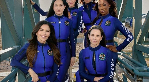 Katy Perry integra tripulação de missão espacial rumo à fronteira da atmosfera terrestre