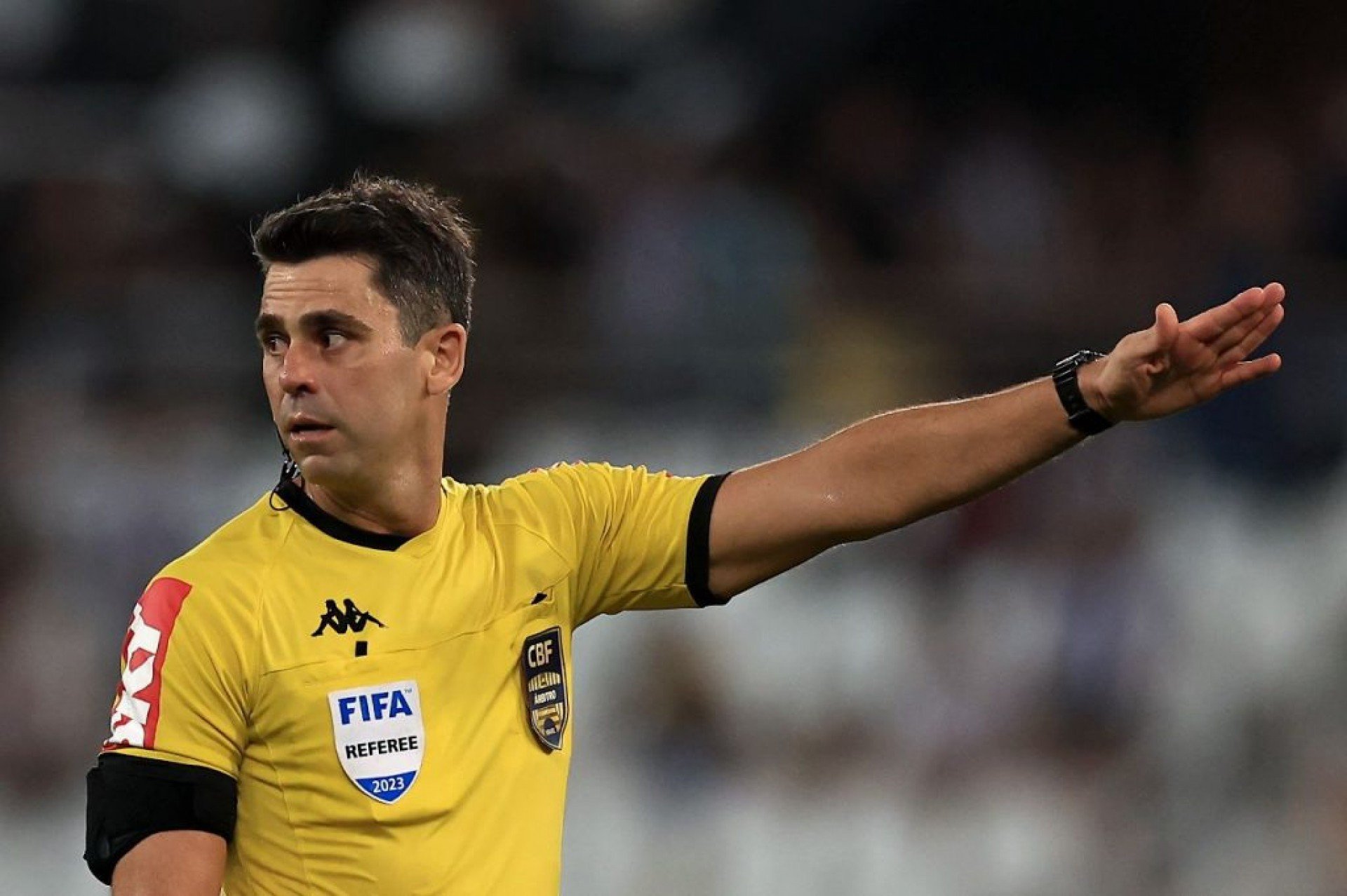 CBF divulgou os áudios dos lances reclamados por Fortaleza e Internacional.