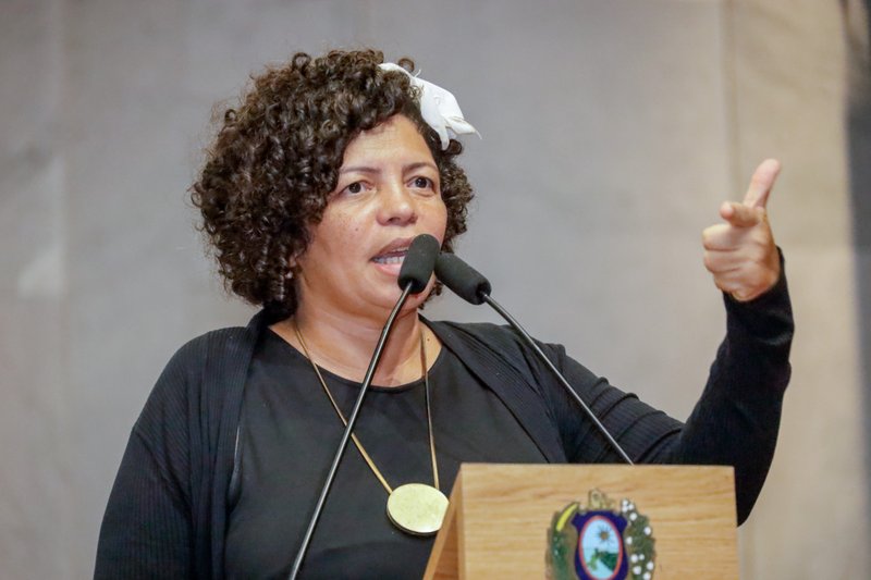 Deputada Dani Portela (PSOL)