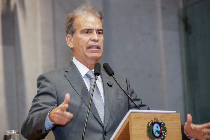 Deputado Alberto Feitosa (PL), presidente da CCLJ, decidiu liberar os projetos para votação na comissão