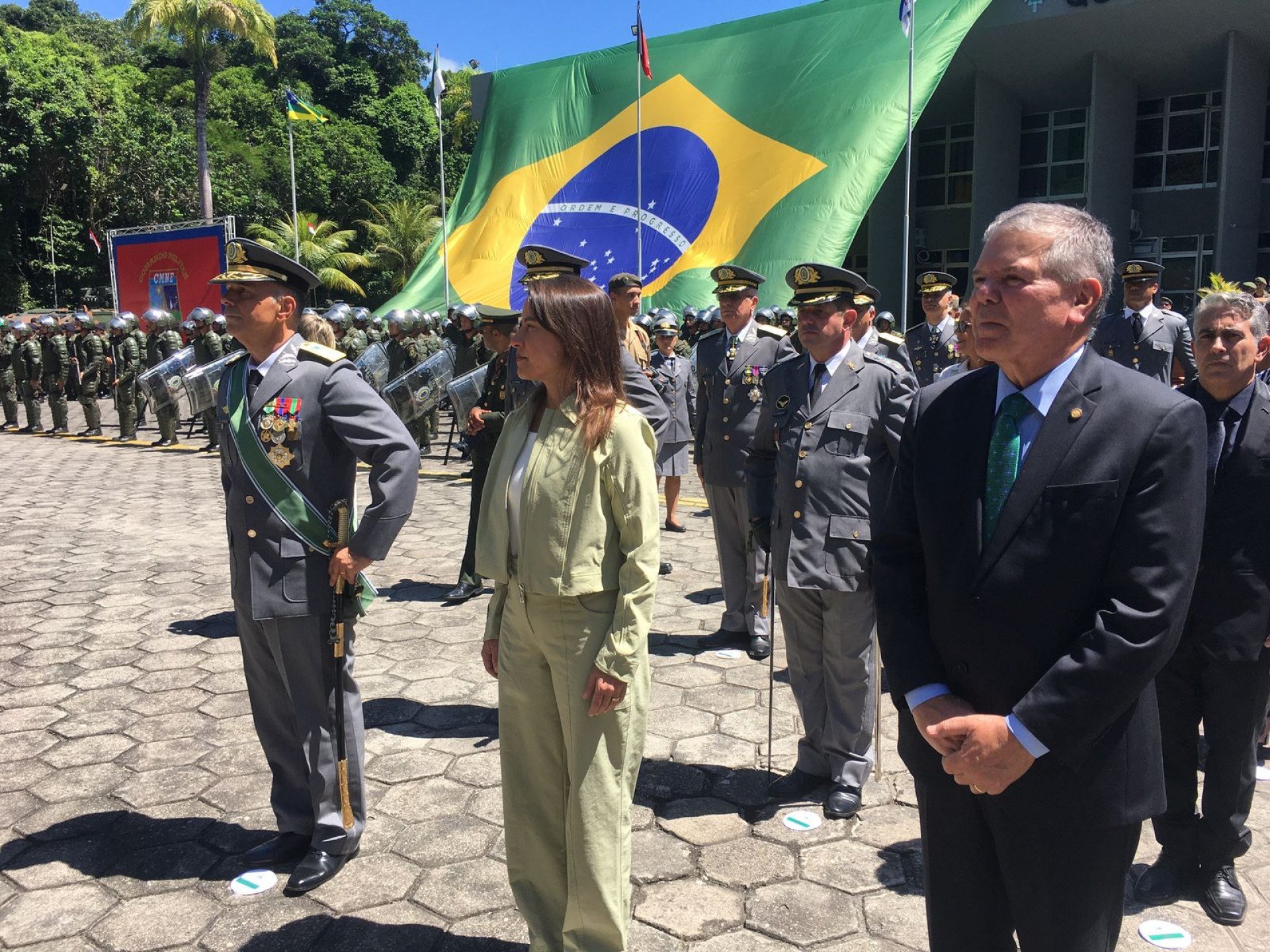 Exército Brasileiro celebra 377 anos com solenidade no Recife e homenagens a civis e militares