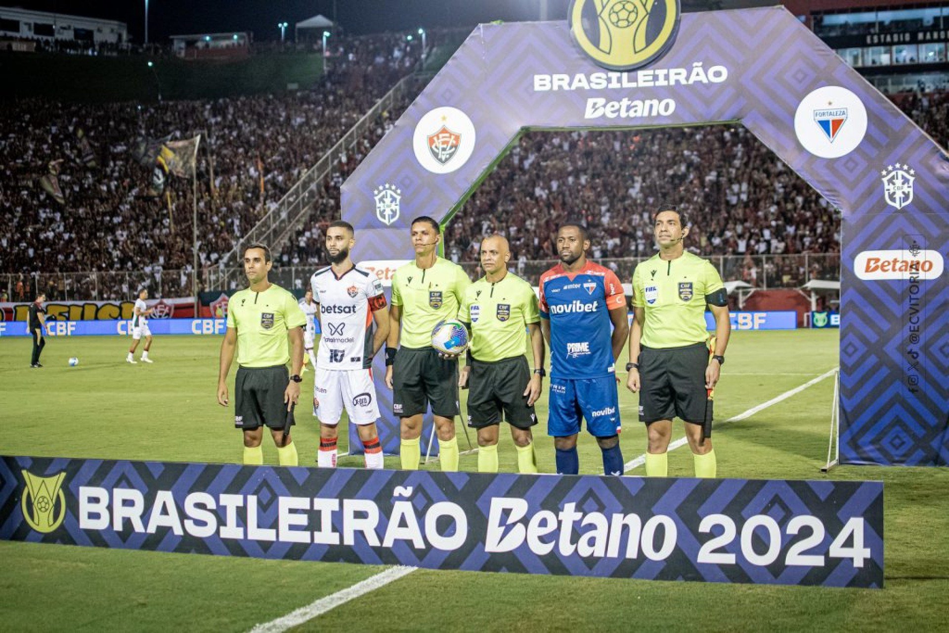 Vitória conquista sua primeira vitória no campeonato.