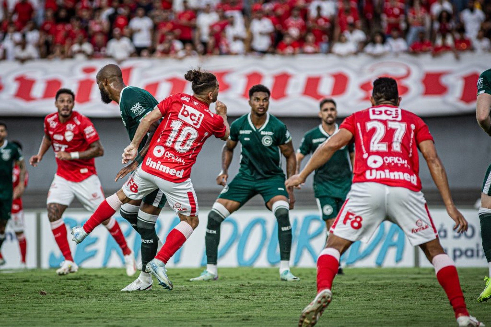 Goiás está invicto e segue na briga pelas primeira posições na tabela. O Vila figura no meio da classificação