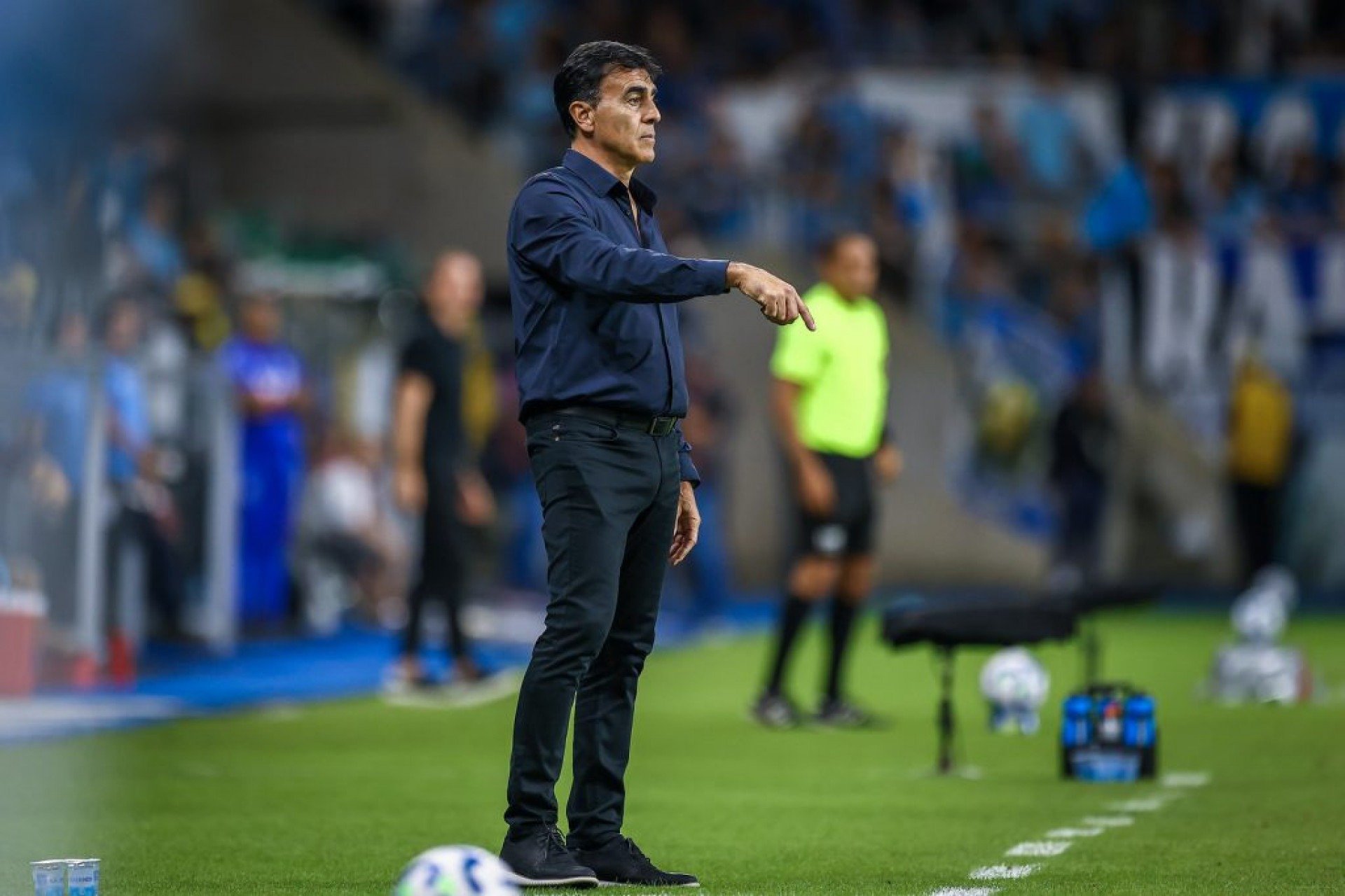 O treinador não resistiu após a goleada sofrida diante do Mirassol por 4 a 1, nesta quarta-feira (16), pela 4ª rodada do Brasileirão.
