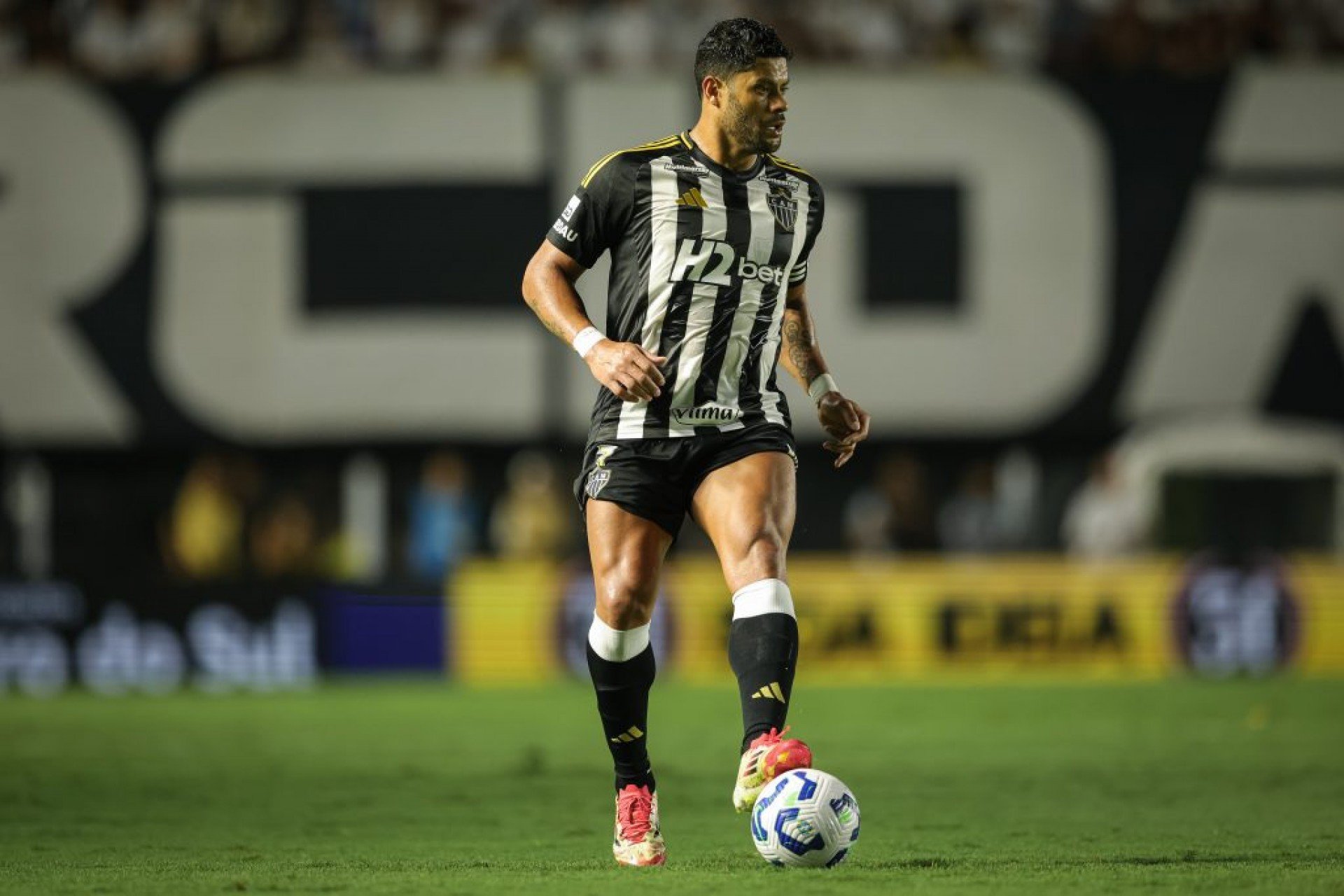 Hulk comenta sobre derrota para o Santos e diz que Zé Ivaldo é jogador pequeno