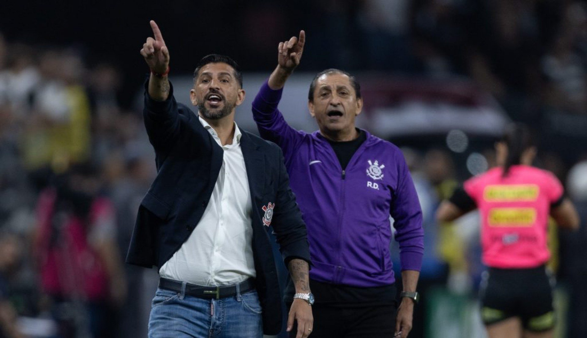 O Corinthians anunciou oficialmente nesta quinta-feira (17) a saída do técnico Ramón Diaz e de sua comissão.