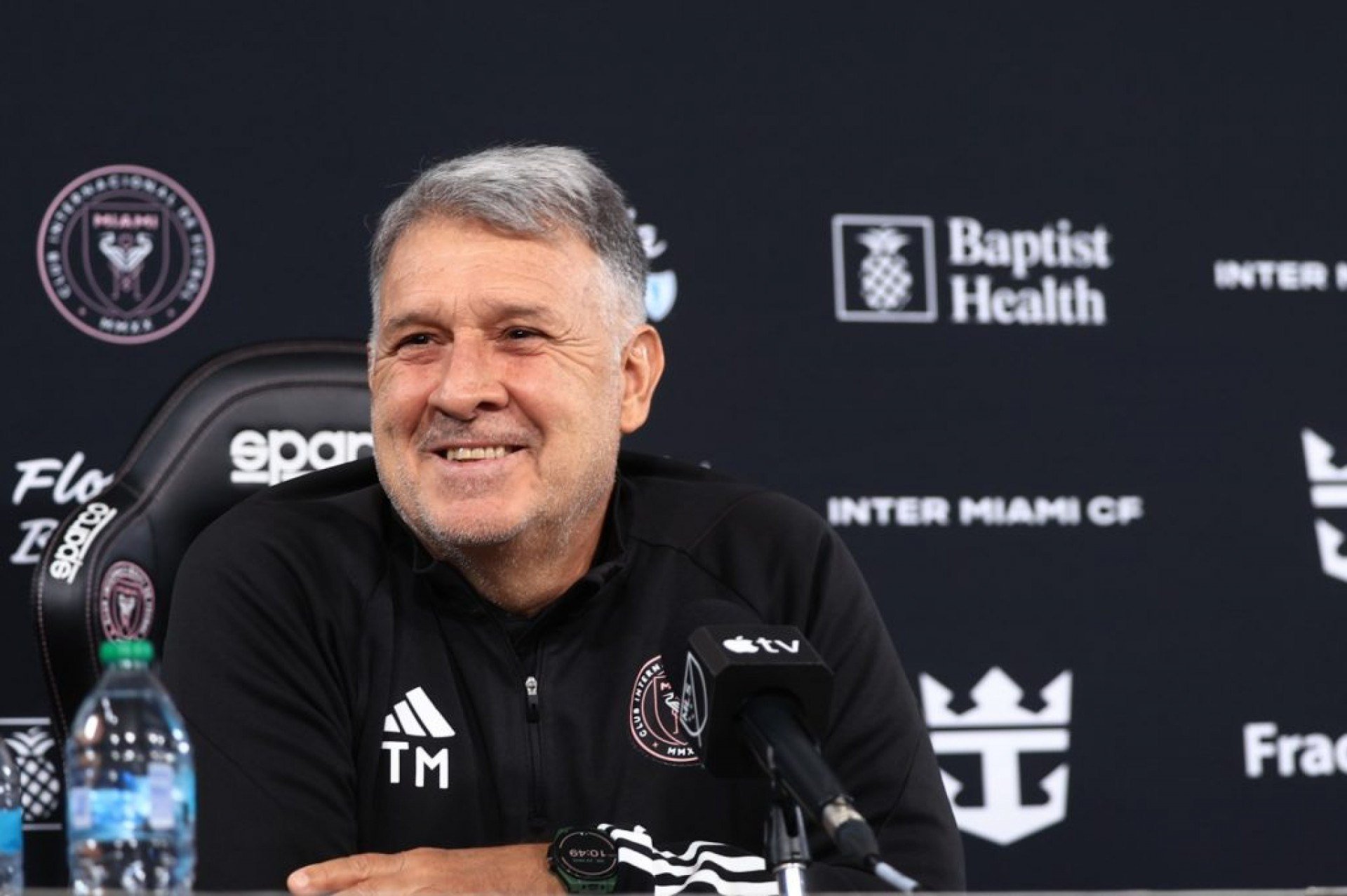 Santos se movimenta e faz proposta a Tata Martino