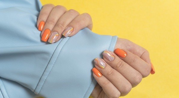 Imagem de unhas decoradas