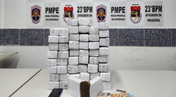 35 quilos de maconha de São Paulo foram apreendidos em porta-mala de carro em Carnaíba, no Sertão