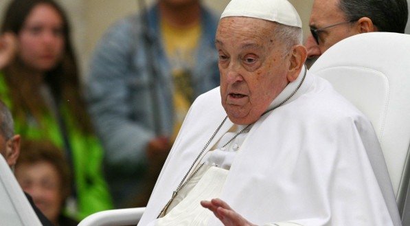 Vanguardismo e hábitos simples marcaram trajetória do papa Francisco
