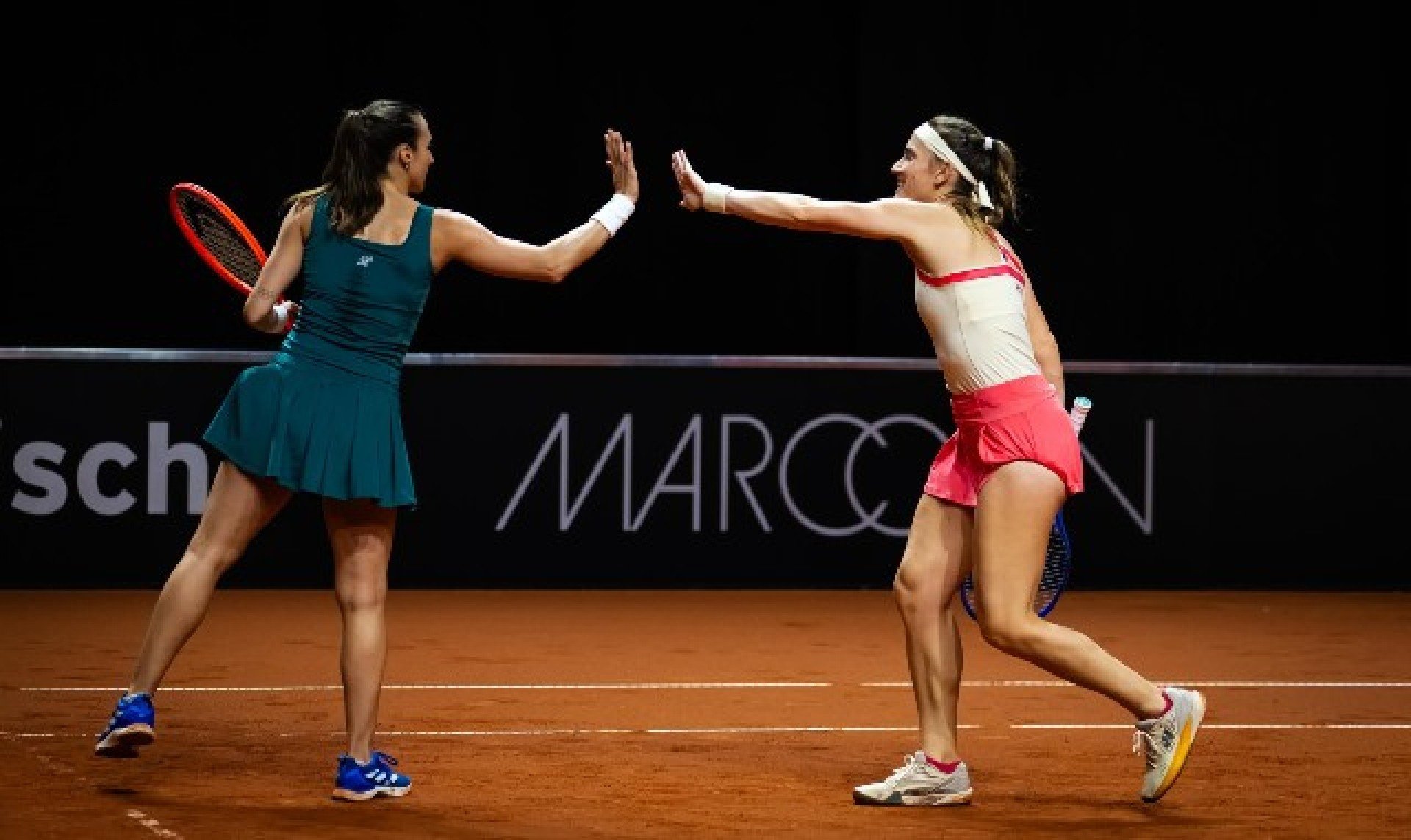 Brasileira e húngara disputam o WTA de Madr, na Espanha