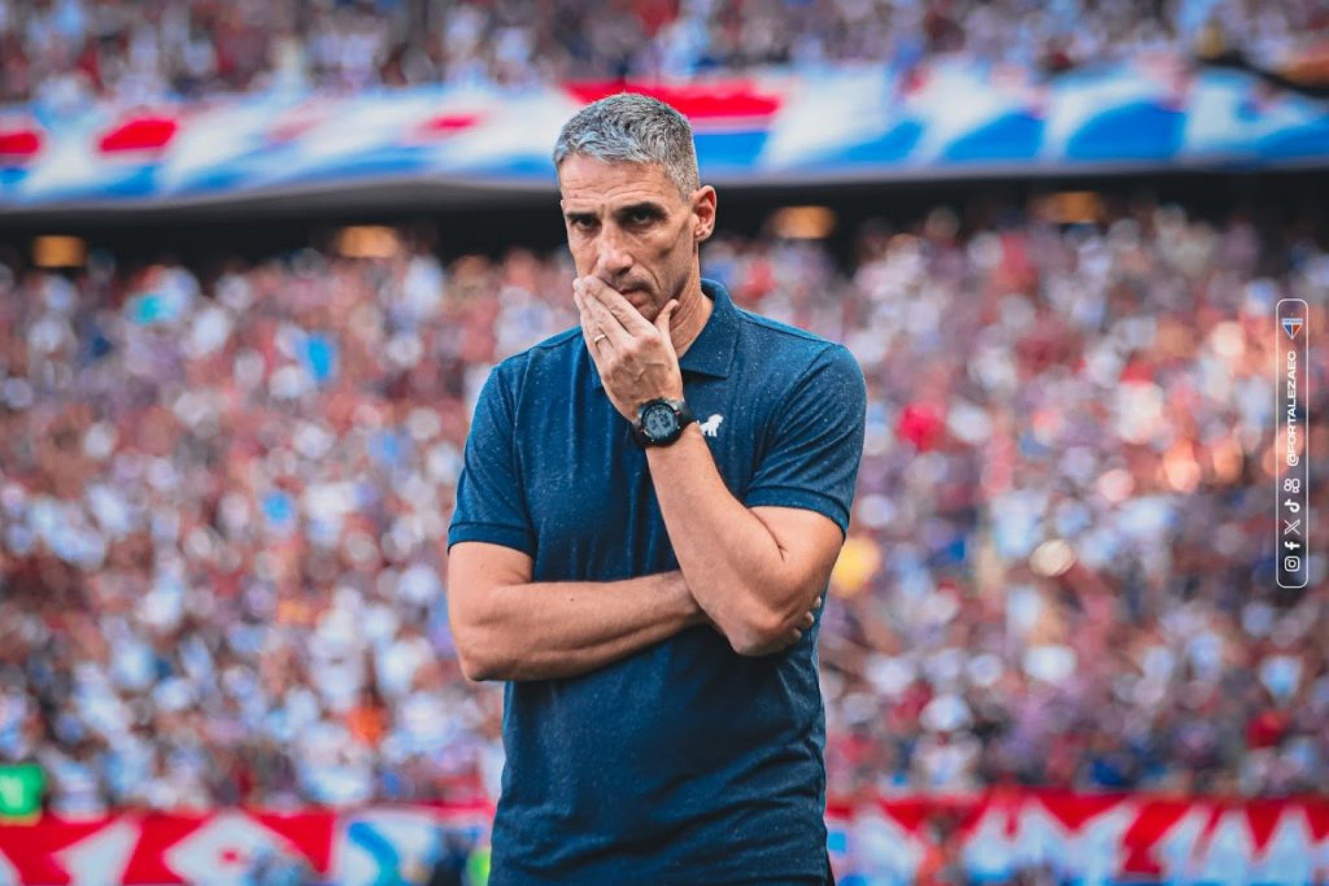 O treinador do Fortaleza vive um dos piores momentos dele no cargo da equipe em um ano em que as coisas parecem não estar dando certo. O Leão perdeu para o Palmeiras, no Castelão, na noite deste domingo (20). O tricolor vivia bom retrospecto contra o clube paulista, mas viu o adversário abrir a vantagem [&amp;#8230;]