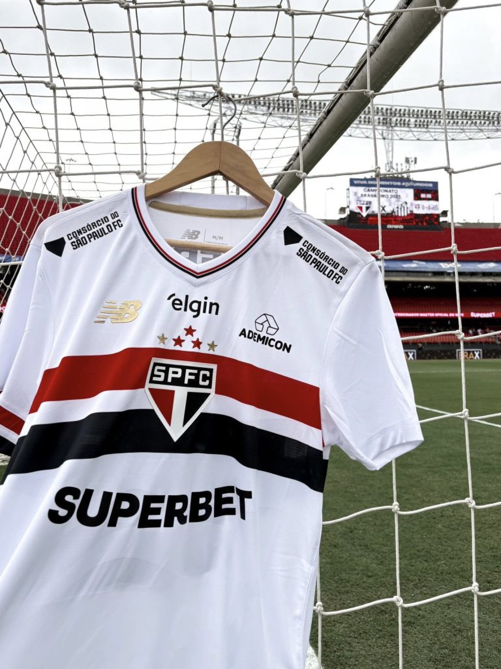 Empresa estampava os ombros das camisas de jogo e treino do Tricolor. Confira as motivações e o porque do rompimento do acordo.