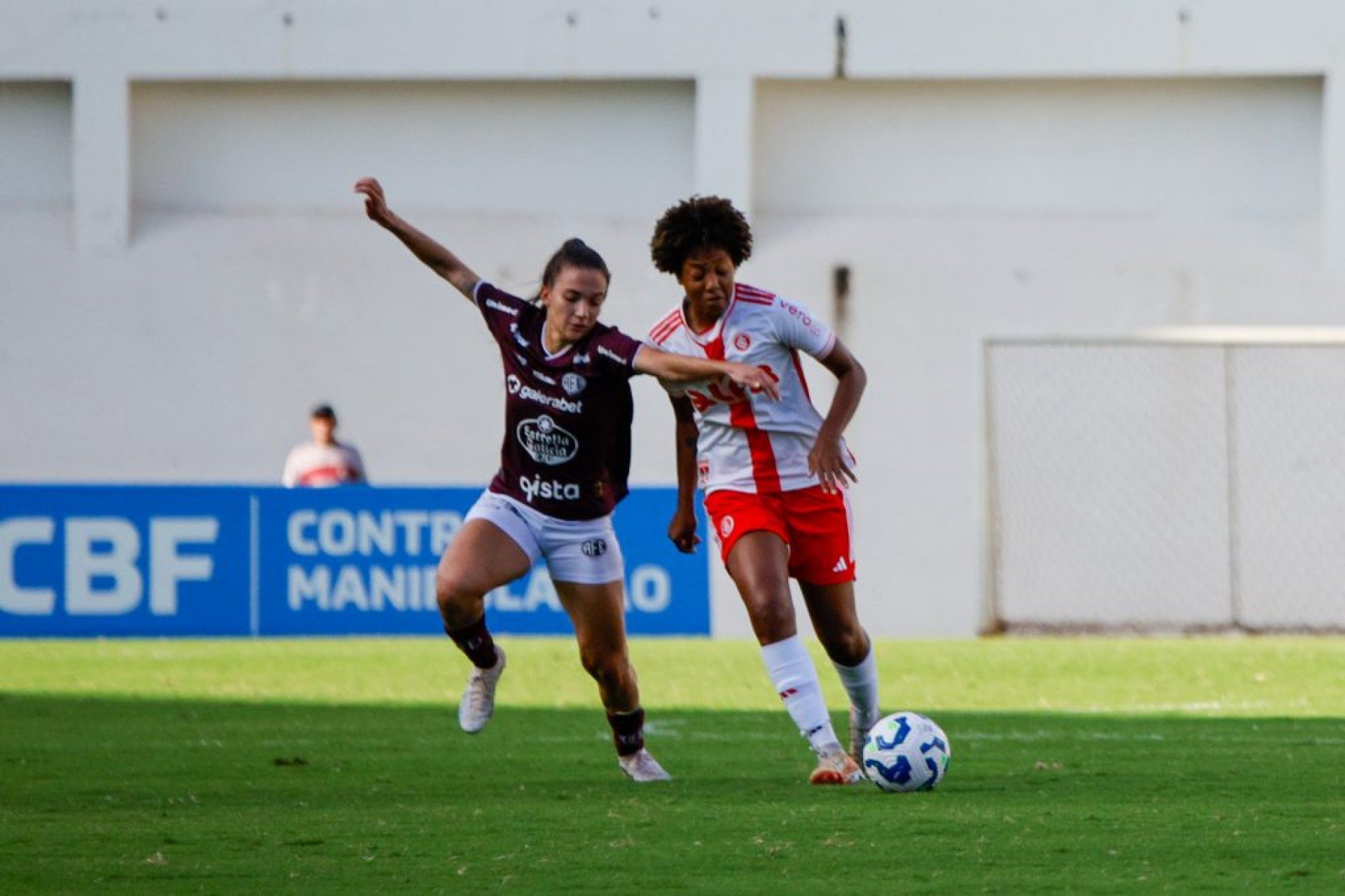Júlia Beatriz e Raquel marcaram os gols das Guerreiras Grenás, enquanto Julieta anotou o tento colorado