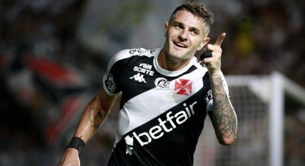 Pablo Vegetti comemora gol pelo Vasco da Gama