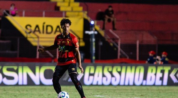 Zé Lucas, volante do Sport