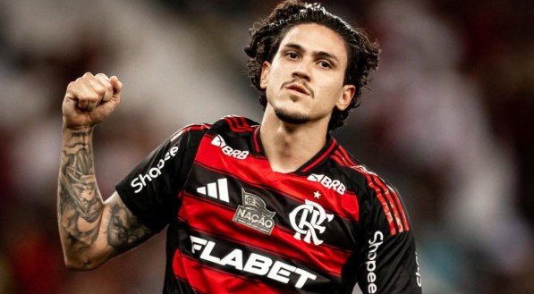 Pedro, atacante, celebra gol pelo Flamengo na temporada