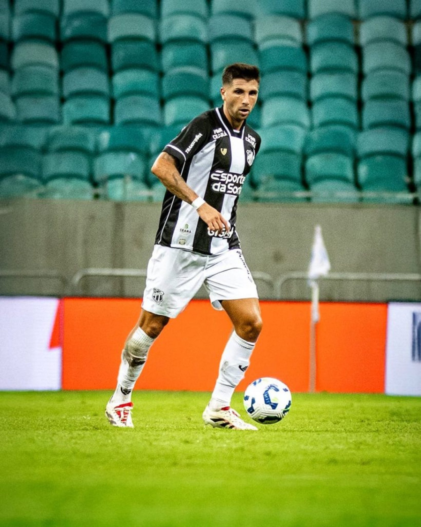 Na noite dessa segunda-feira (21), Bahia e Ceará se enfrentaram na Arena Fonte Nova as 20h em jogo válido pela quinta rodada do Brasileirão. O Bahia garantiu mais três pontos por 1 a 0 em pênalti de última hora.