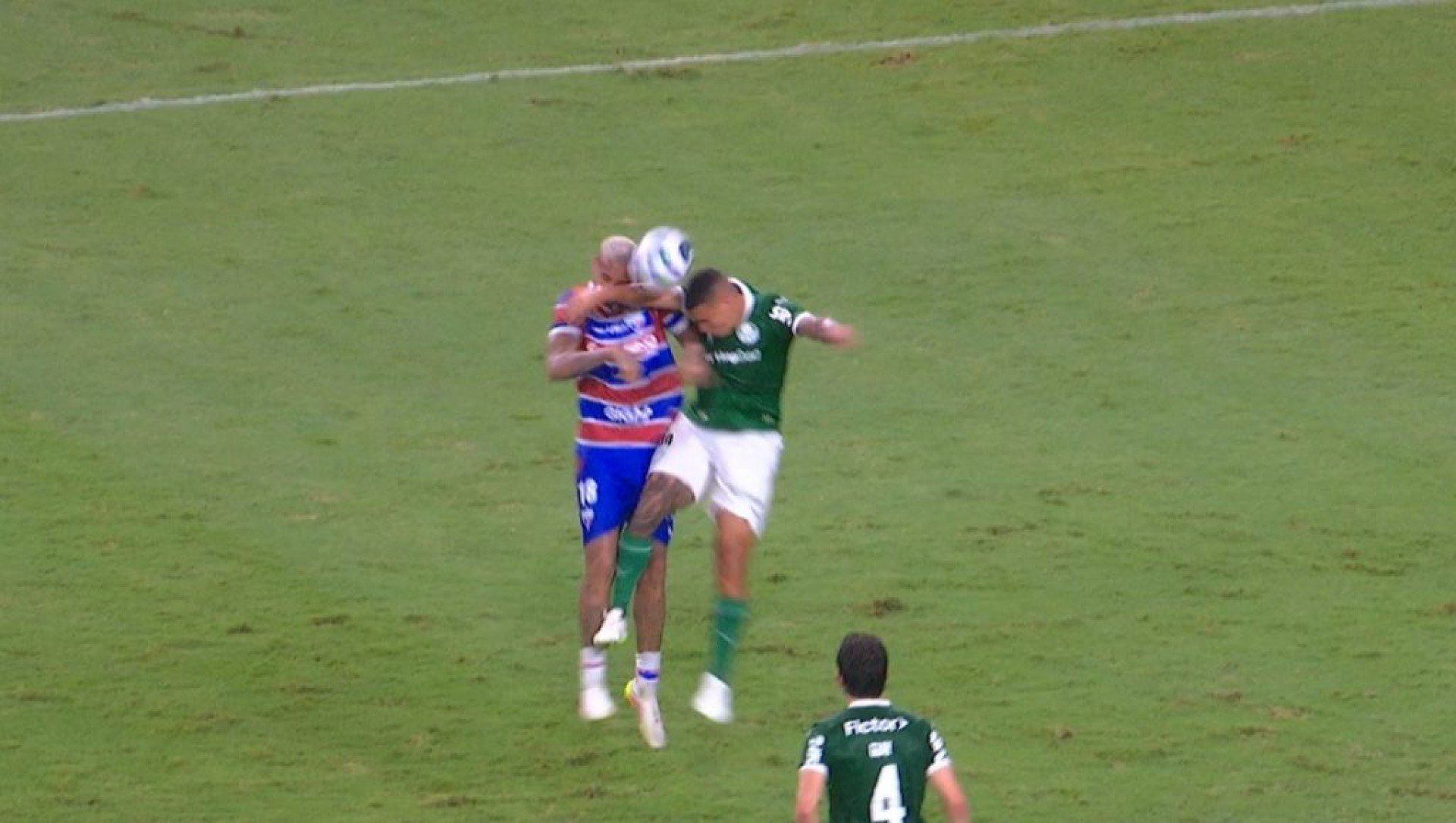 O lance aconteceu nos acréscimos da partida no Castelão, que terminou com a vitória alviverde por 2 a 1, pela 5ª rodada do Brasileirão.