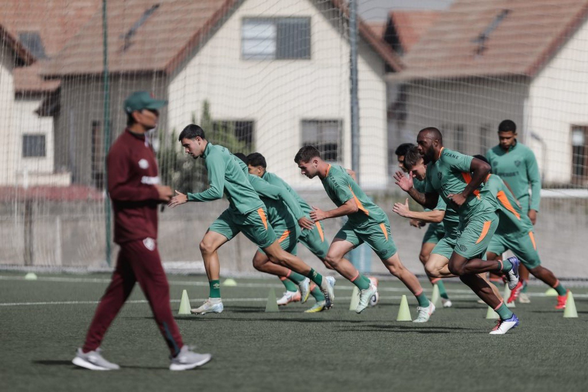 Com reservas e comandado pelo auxiliar Alexandre Mendes, o Fluminense busca manter os 100% de aproveitamento na competição e encaminhar a classificação para as oitavas de final.
