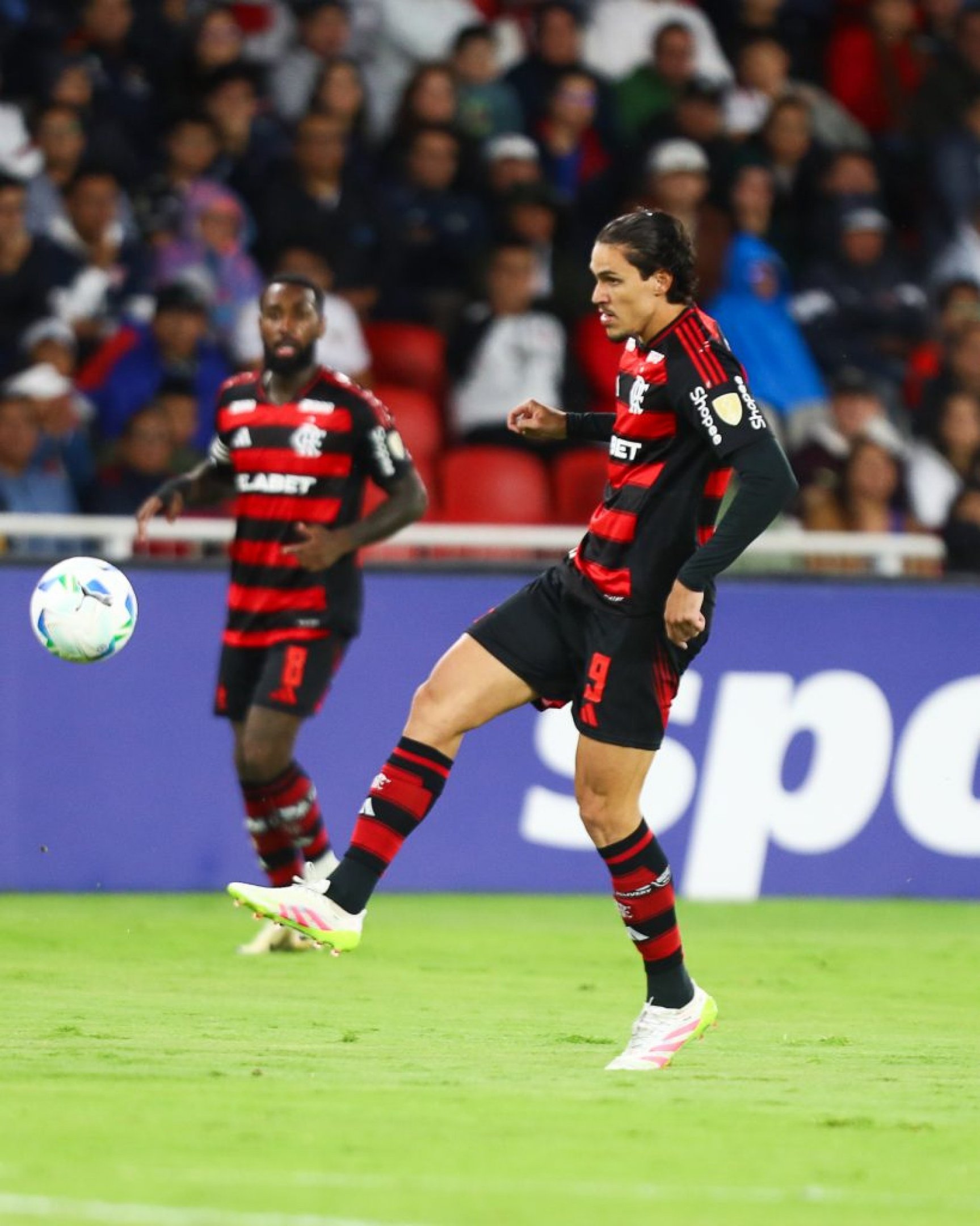 Pedro valoriza o empate na altitude e fala sobre seu ritmo de jogo.