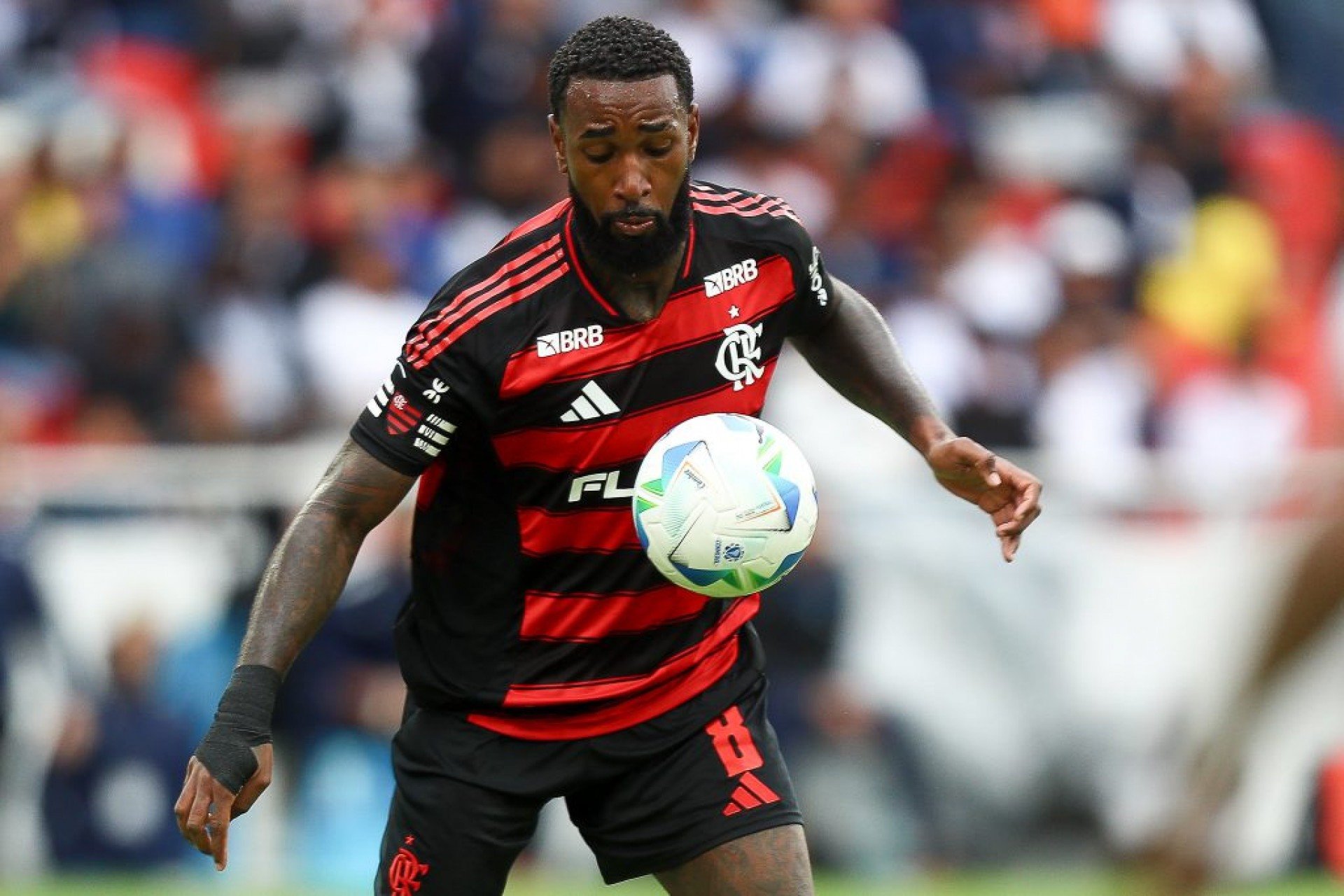 Gerson não corresponde após renovar com o Flamengo