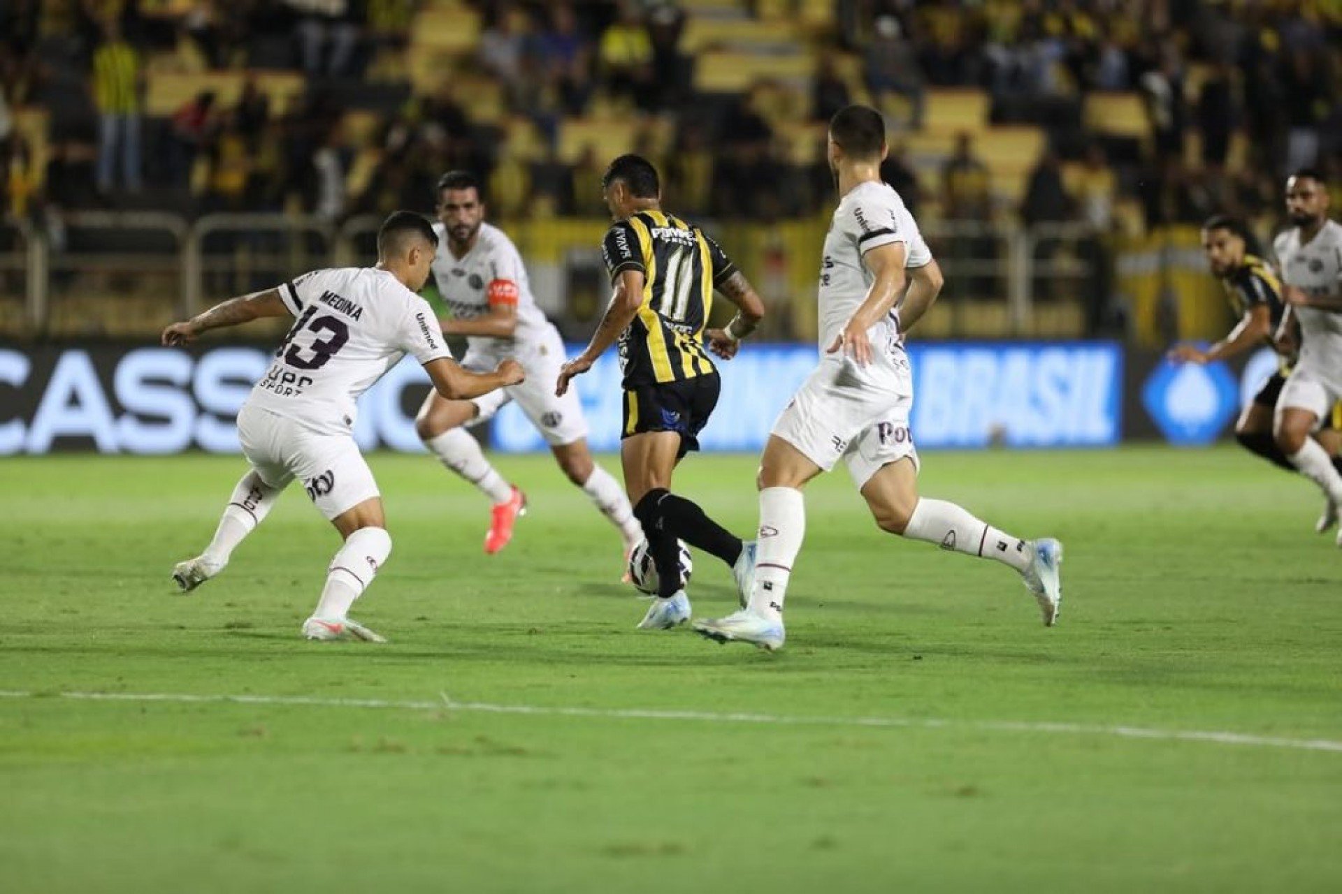 Volta Redonda e Ferroviária empataram sem gols, no Estádio Estádio Raulino de Oliveira, no Rio de Janeiro, pela 4ª rodada da Série B do Campeonato Brasileiro, na noite desta terça-feira (22).