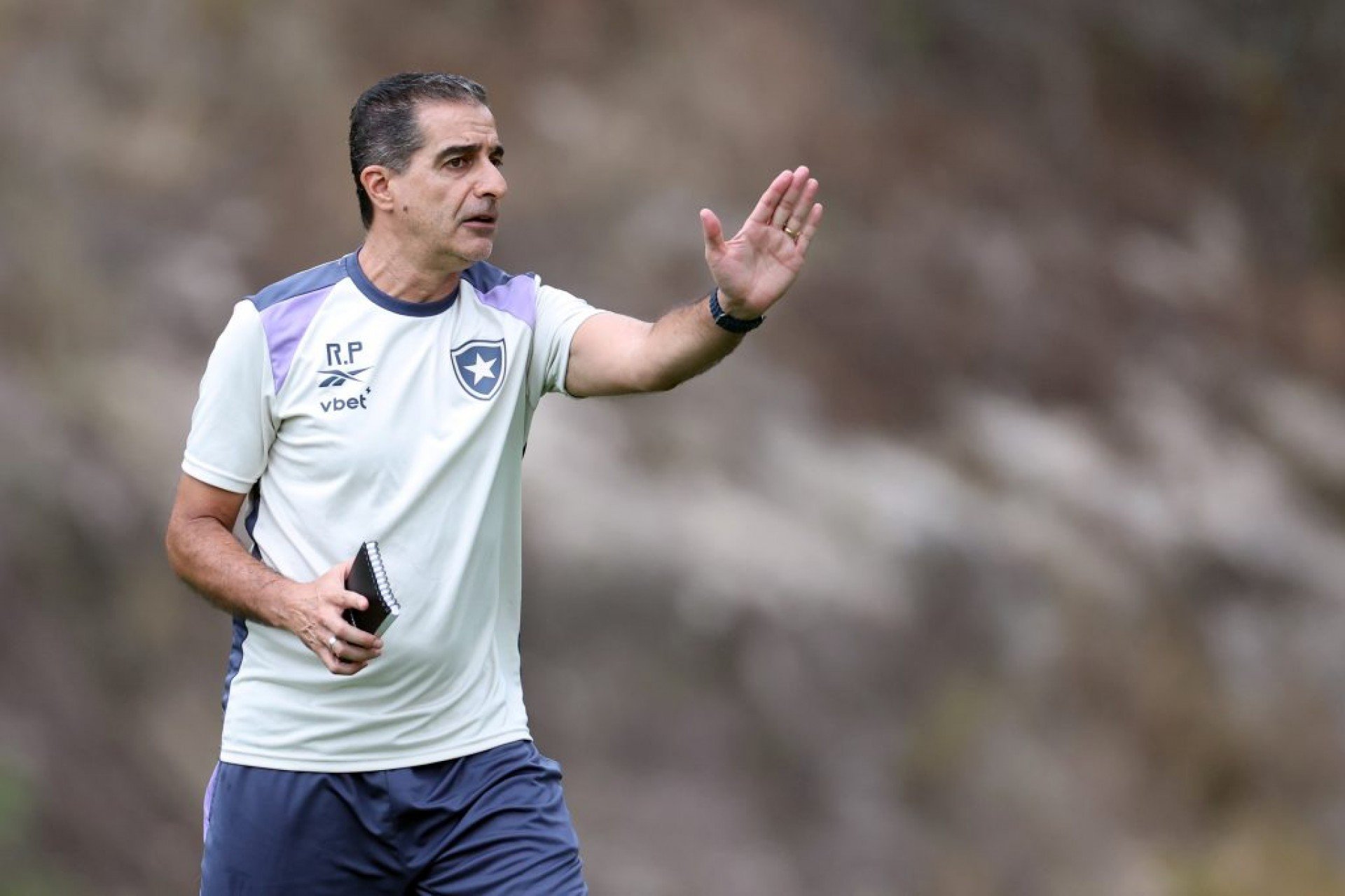 Botafogo se complica na Libertadores após nova derrota e Renato Paiva fala sobre o momento que a equipe está vivenciando na temporada