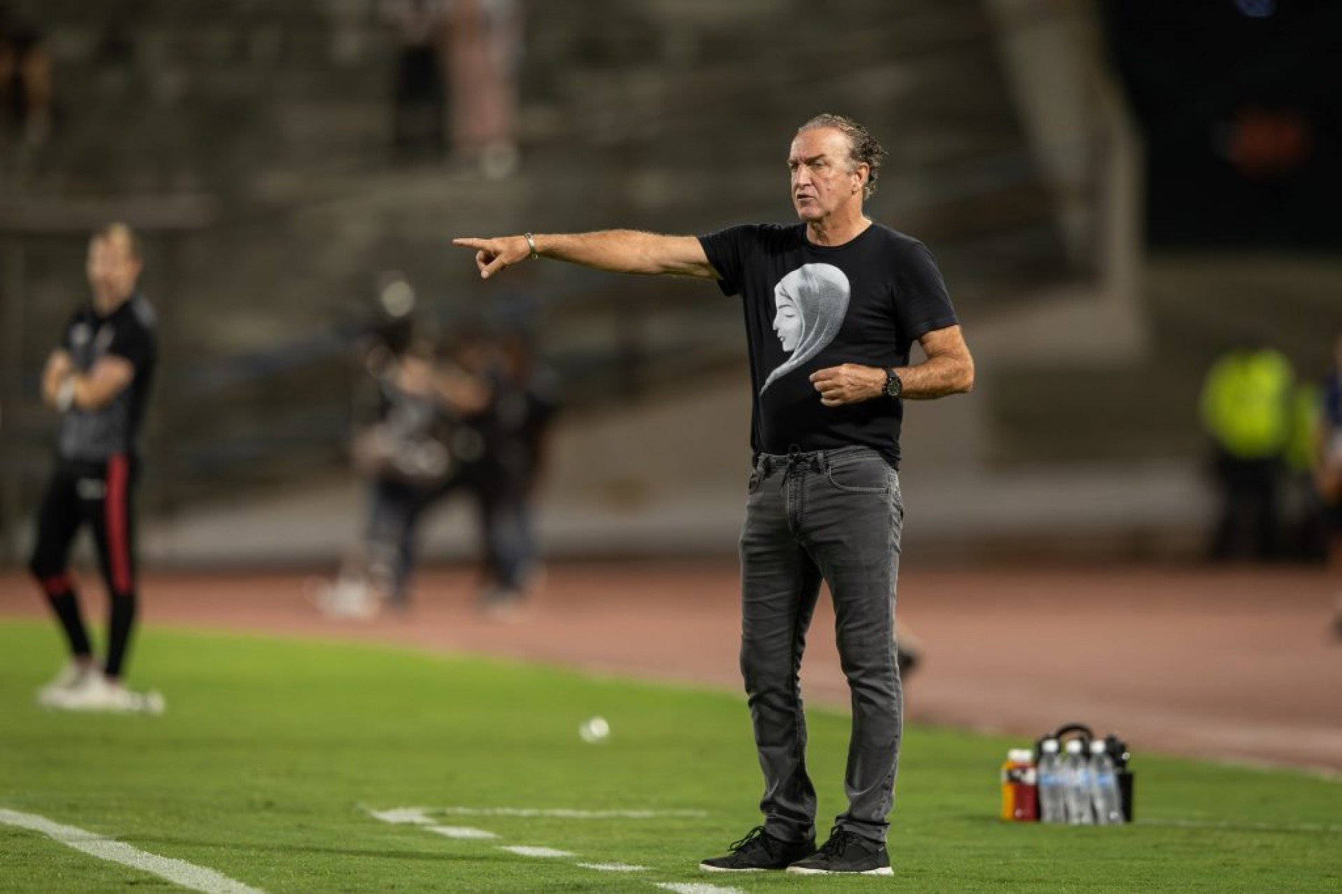Cuca destacou a falta de opções no elenco para explicar a atuação precária do Galo contra o Caracas.