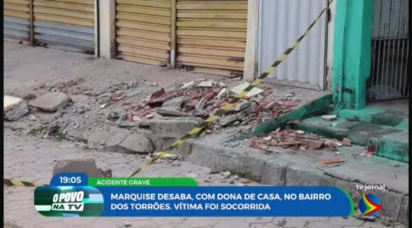 Imagem de escombros após queda de marquise nos Torrões