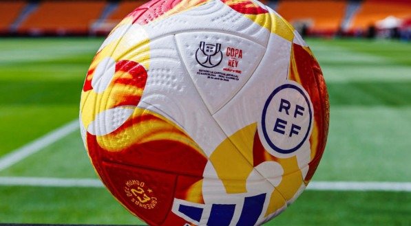 Bola oficial da final da Copa do Rei 2024/25