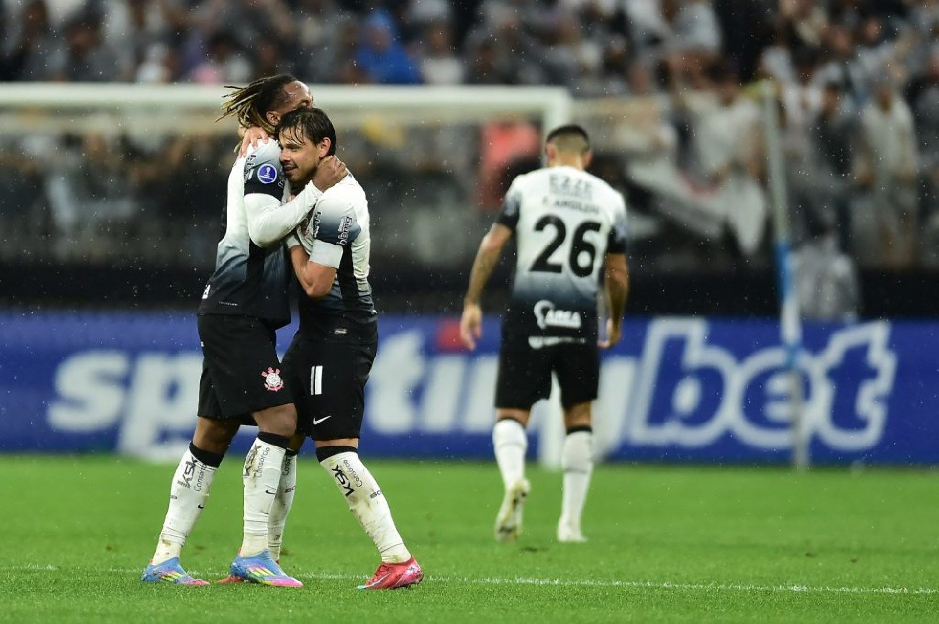 O Corinthians venceu o Racing-URU por 1 a 0, na noite desta quinta-feira, pela terceira rodada da Copa Sul-Americana, jogando na Neo Química Arena.
