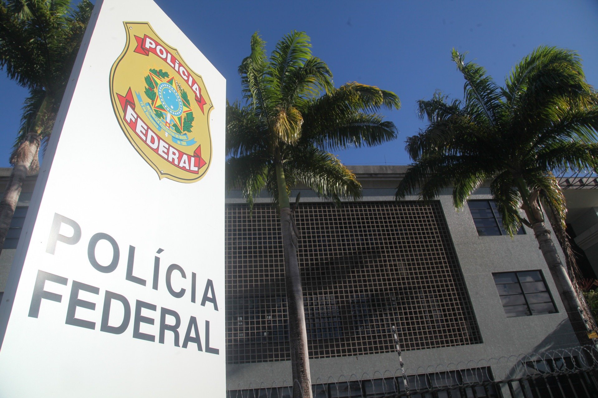 PF pede inclusão de foragidos de ação contra PCC na lista da Interpol