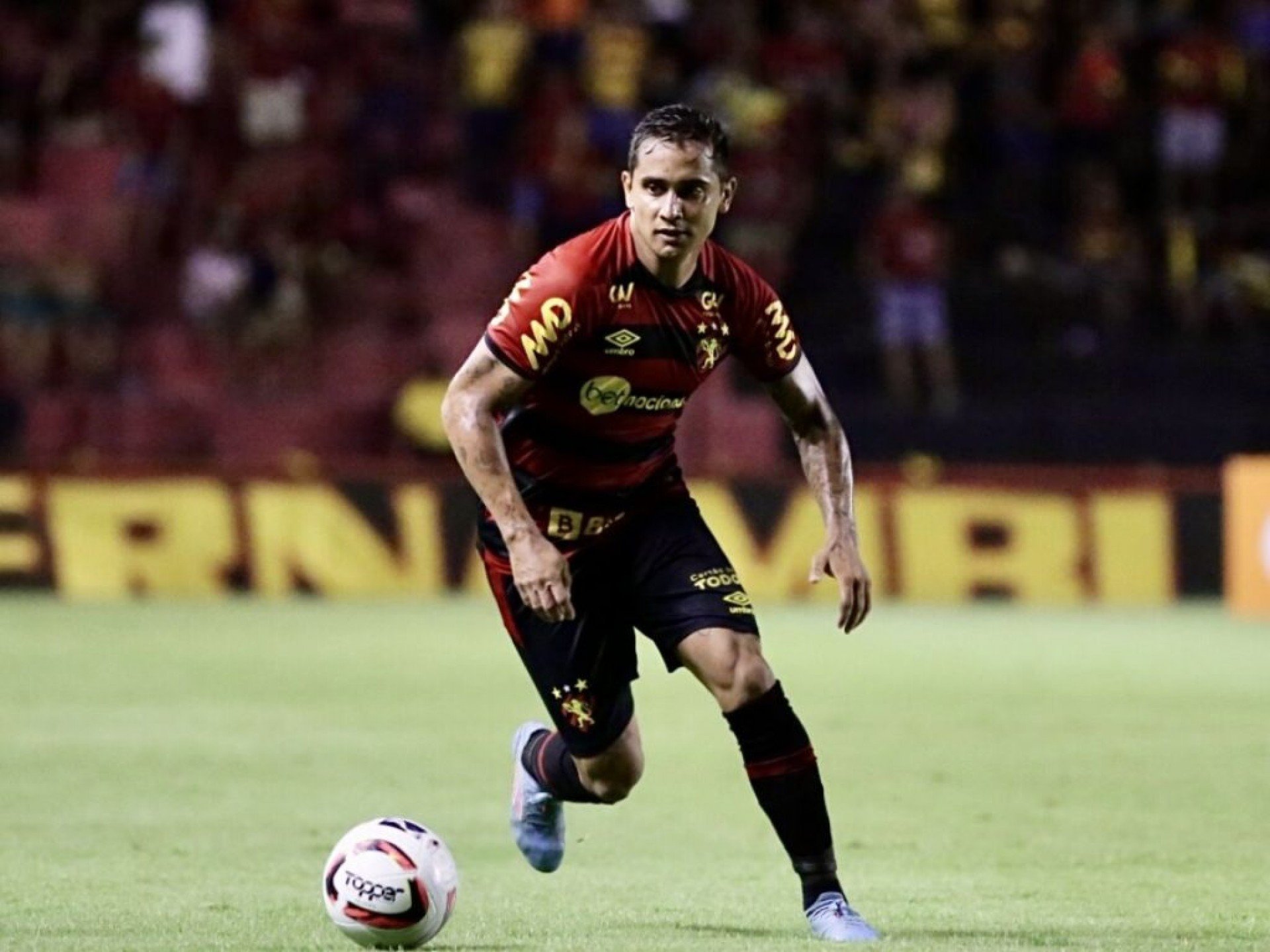 Ex-jogador precisou se aposentar precoce-mente aos 26 anos por conta de lesão no joelho. Ele defendeu o Rubro-Negro em 2014, 2016 a 2018, 2021 e 2022.
