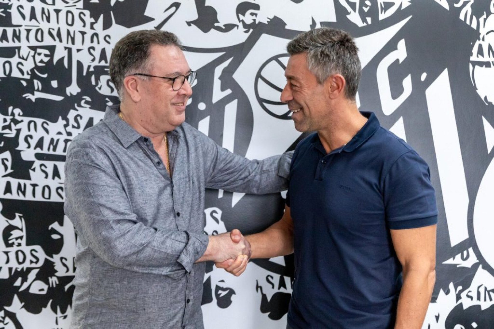 Peixe ainda não chegou a um acordo com o ex-treinador do clube pela rescisão. Ele foi demitido no dia 14 de abril e não foi substituído até o momento.